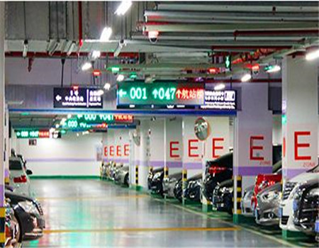 重慶紅綠燈顯示車位狀態尋車